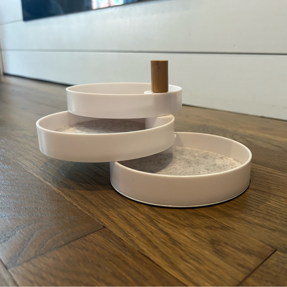 2 Bandits Catchall Tray